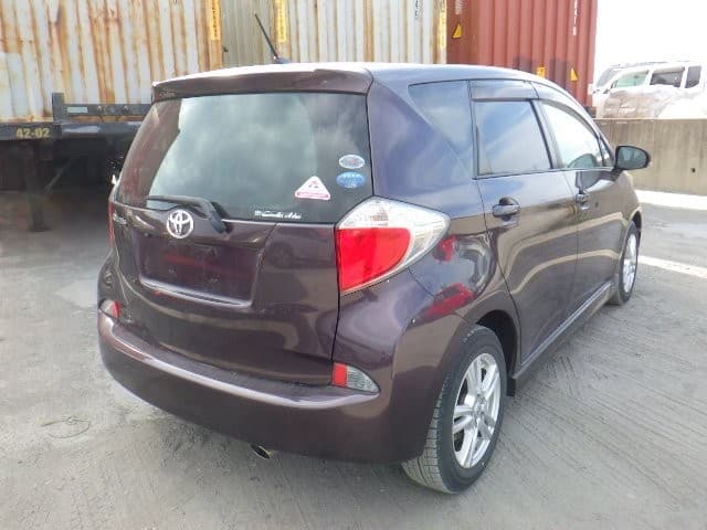 TOYOTA RACTIS 2011 7 thumbnail 3