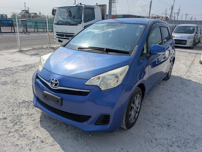 TOYOTA RACTIS 2014 3 thumbnail 3