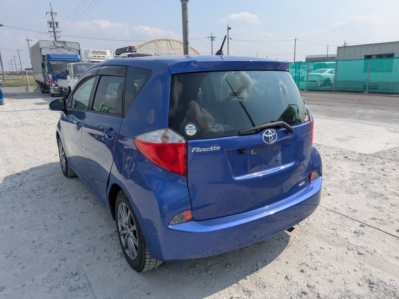 TOYOTA RACTIS 2014 3 thumbnail 6