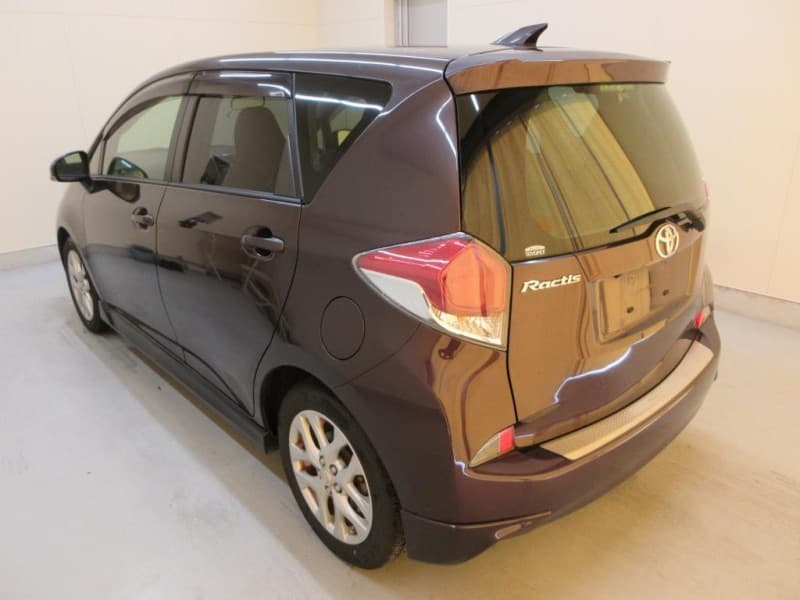 TOYOTA RACTIS 2014 6 thumbnail 4