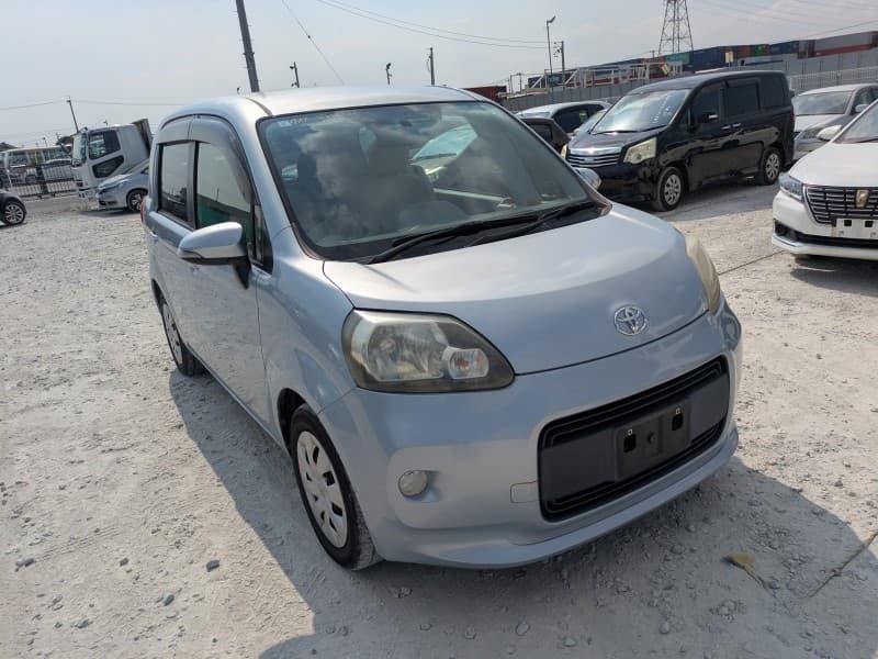 TOYOTA PORTE 2013