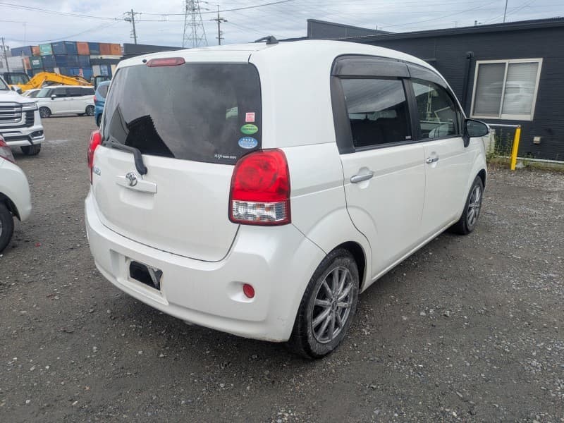 TOYOTA PORTE 2013 7 thumbnail 4