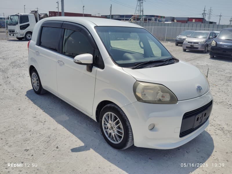 TOYOTA PORTE 2013