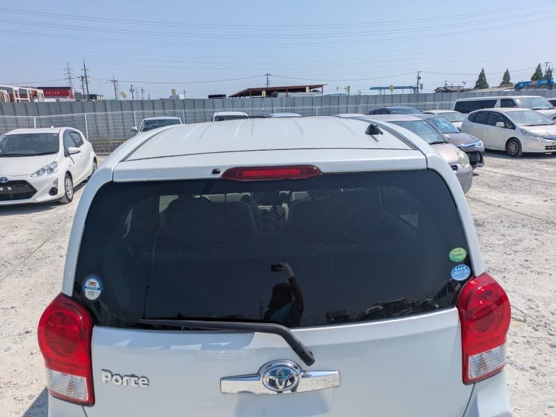TOYOTA PORTE 2014
