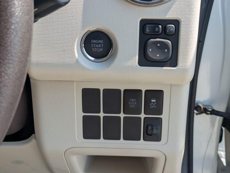 TOYOTA PORTE 2014 9 thumbnail 17
