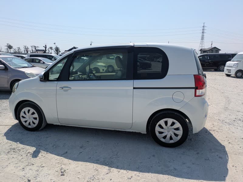 TOYOTA PORTE 2014 9 thumbnail 9