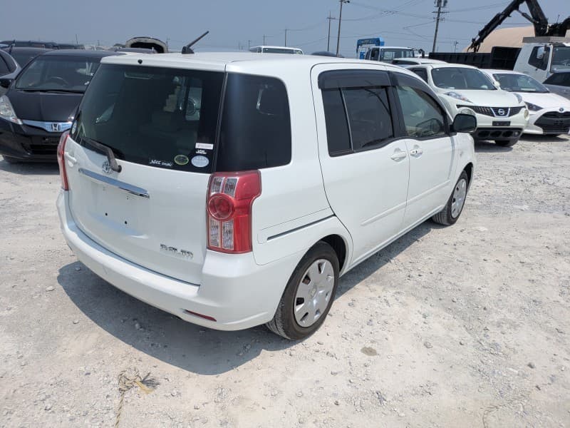 TOYOTA RAUM 2011 7 thumbnail 4