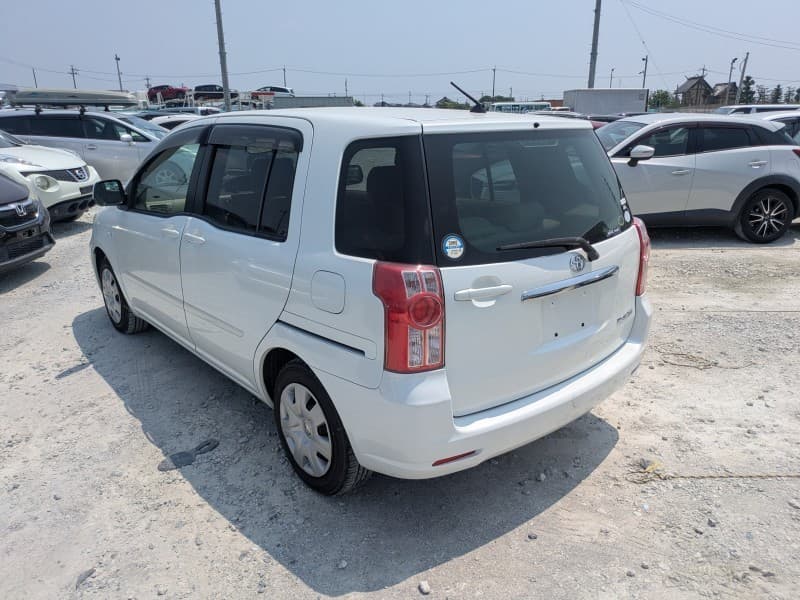 TOYOTA RAUM 2011 7 thumbnail 6