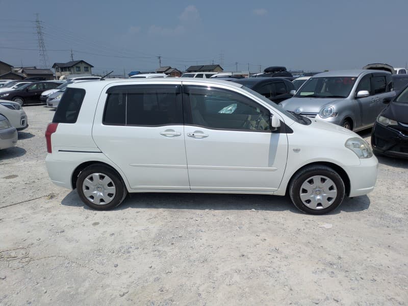 TOYOTA RAUM 2011 7 thumbnail 7