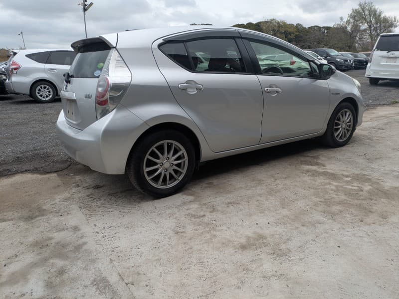 TOYOTA AQUA 2012 3 thumbnail 7