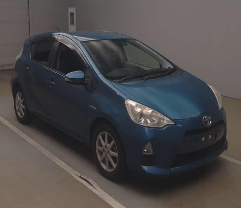 TOYOTA AQUA 2012