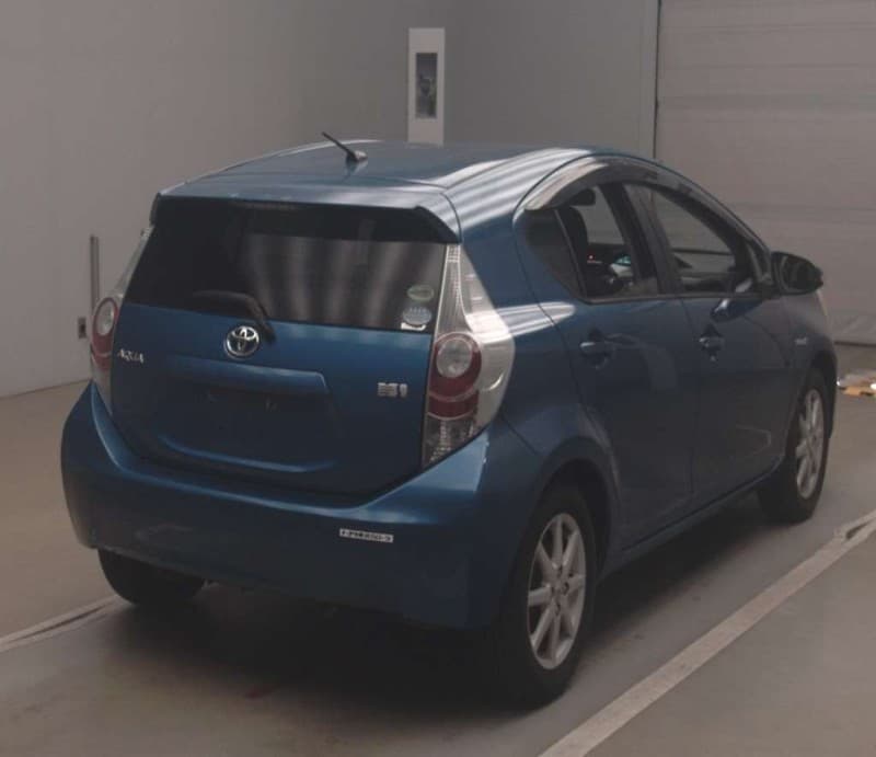 TOYOTA AQUA 2012 3 thumbnail 3