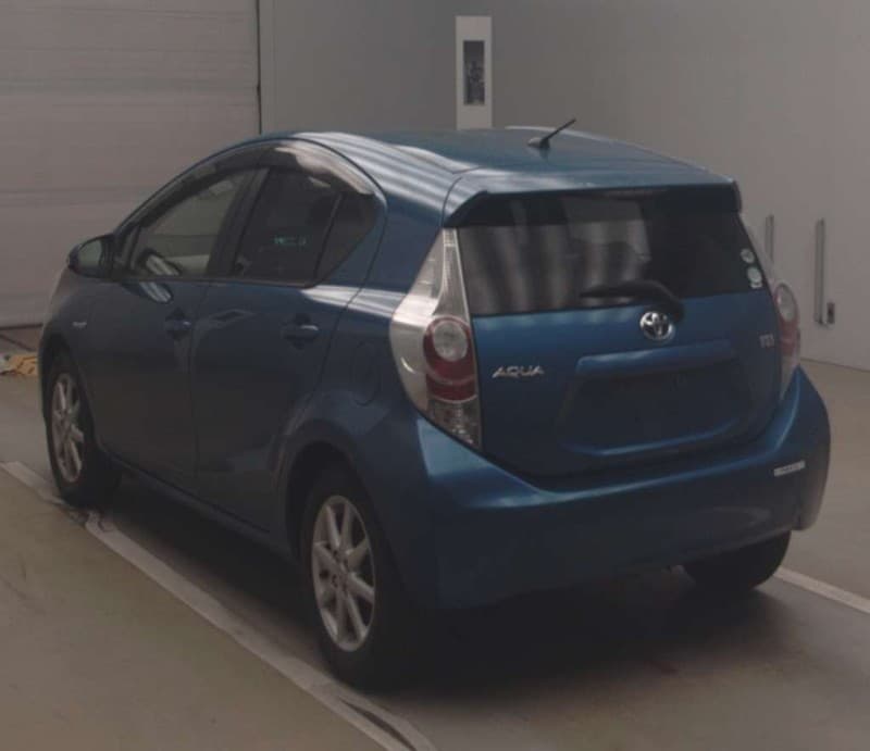 TOYOTA AQUA 2012 3 thumbnail 4
