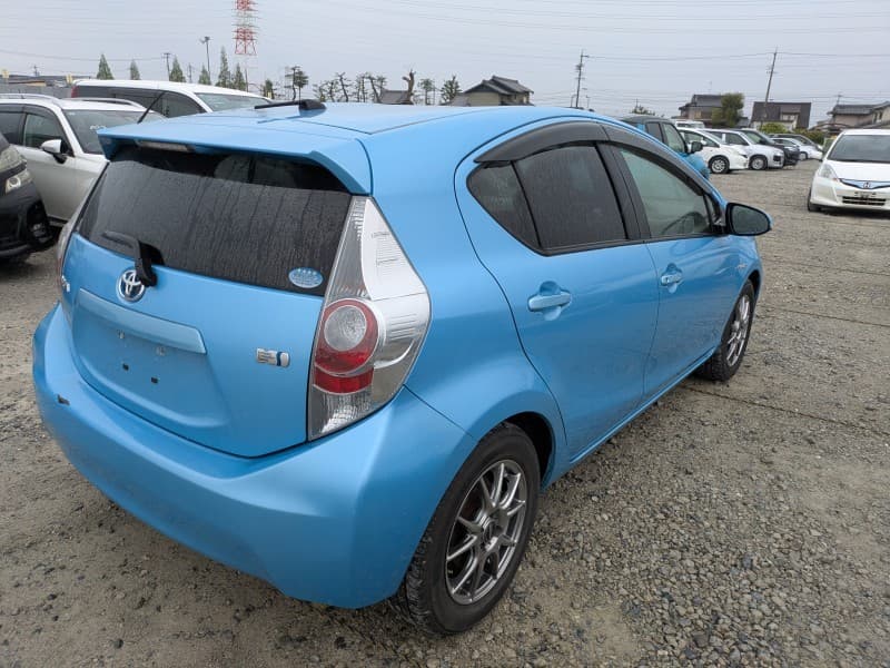 TOYOTA AQUA 2012 9 thumbnail 4