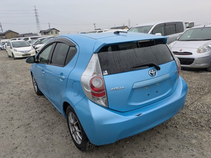 TOYOTA AQUA 2012 9 thumbnail 6