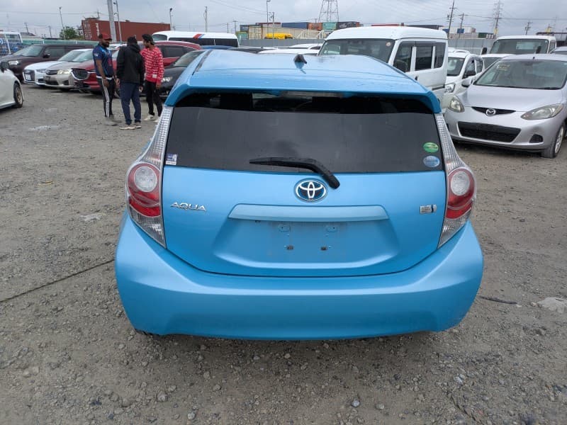 TOYOTA AQUA 2012 9 thumbnail 5