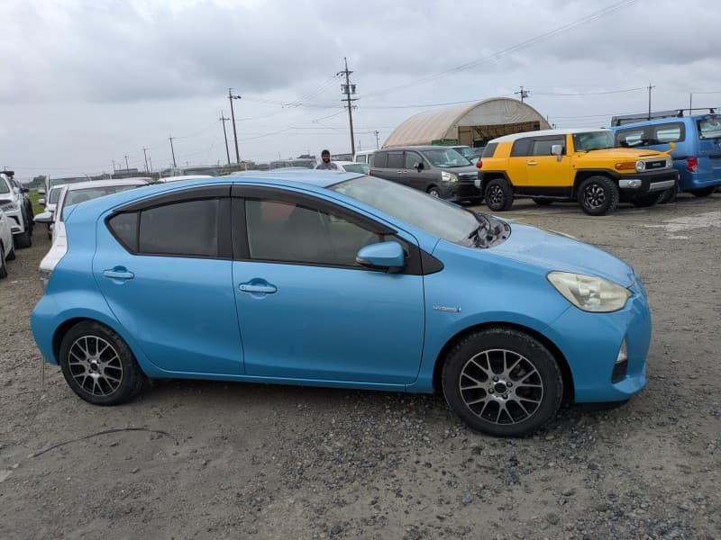 TOYOTA AQUA 2012 9 thumbnail 7