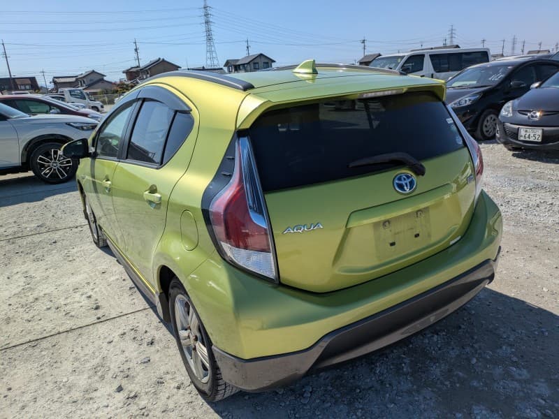 TOYOTA AQUA 2015 3 thumbnail 5
