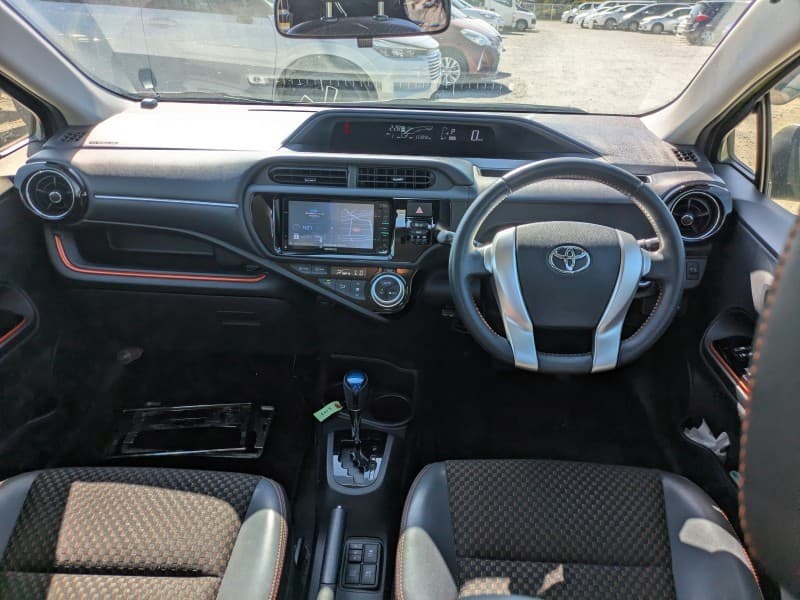 TOYOTA AQUA 2015 3 thumbnail 9