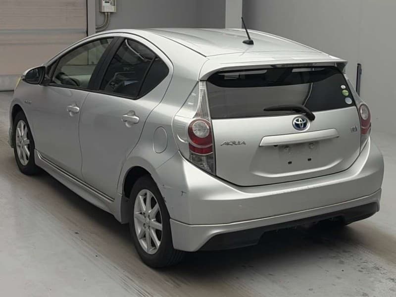 TOYOTA AQUA 2012 7 thumbnail 4