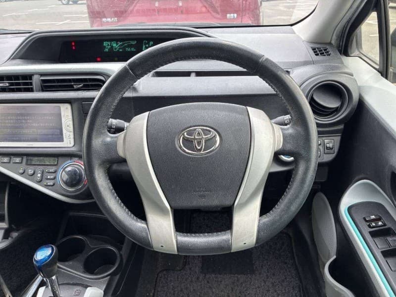 TOYOTA AQUA 2012 7 thumbnail 8