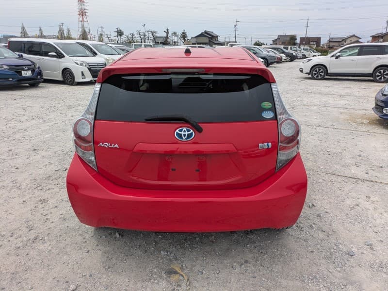 TOYOTA AQUA 2014 2 thumbnail 5