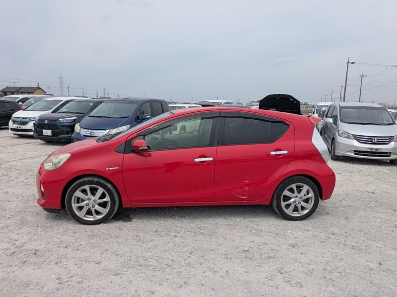 TOYOTA AQUA 2014 2 thumbnail 9