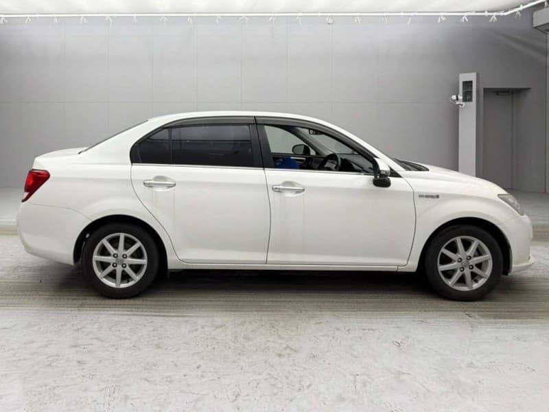 TOYOTA COROLLA AXIO 2013 9 thumbnail 5