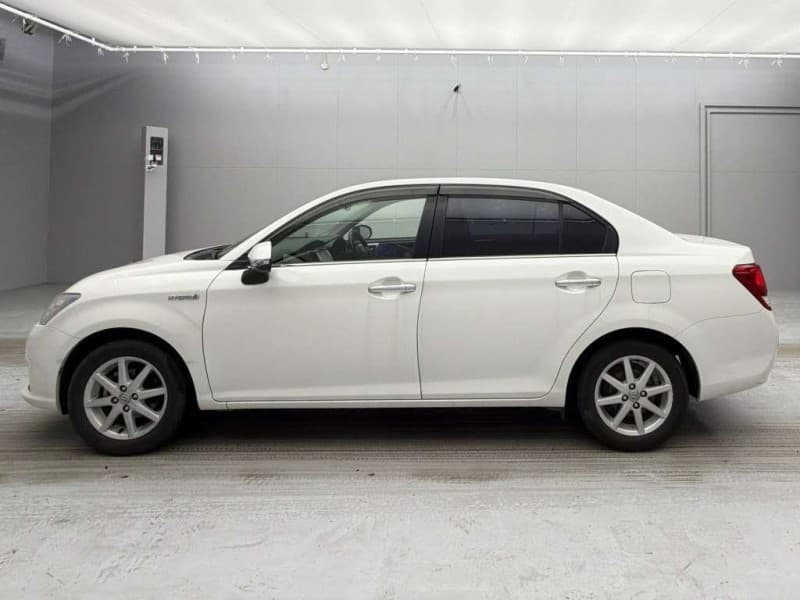 TOYOTA COROLLA AXIO 2013 9 thumbnail 6