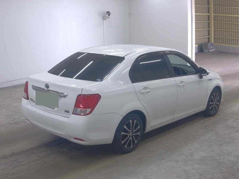 TOYOTA COROLLA AXIO 2013 10 thumbnail 3