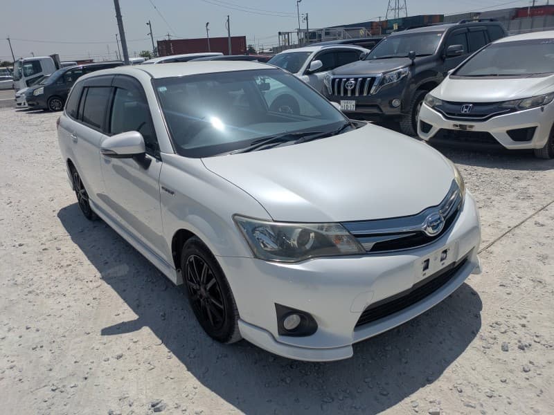 TOYOTA COROLLA FIELDER 2013