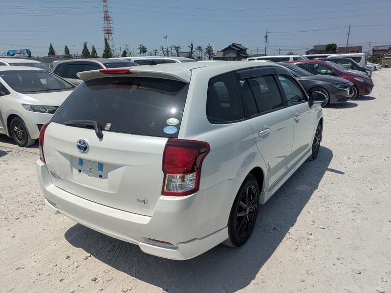 TOYOTA COROLLA FIELDER 2013 11 thumbnail 4