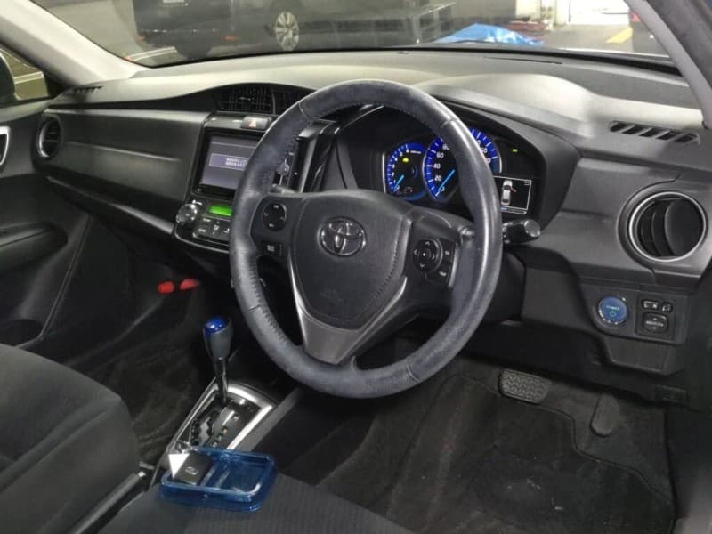 TOYOTA COROLLA AXIO 2013 10 thumbnail 5