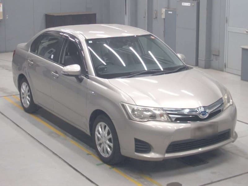 TOYOTA COROLLA AXIO 2013