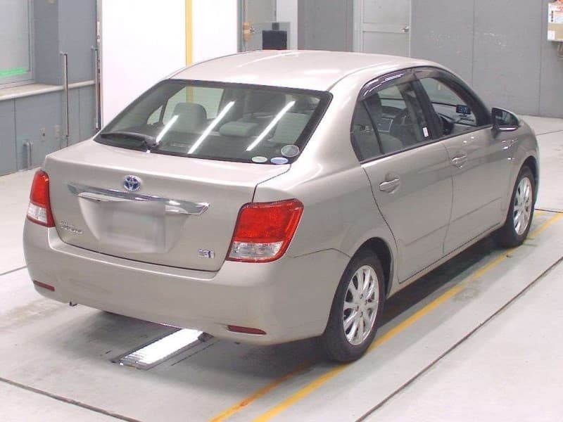 TOYOTA COROLLA AXIO 2013 12 thumbnail 3