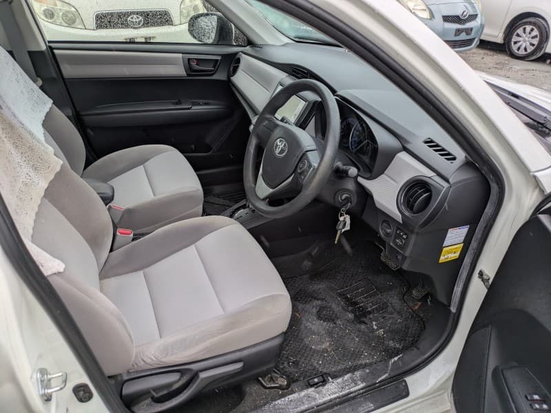 TOYOTA COROLLA AXIO 2014 3 thumbnail 12