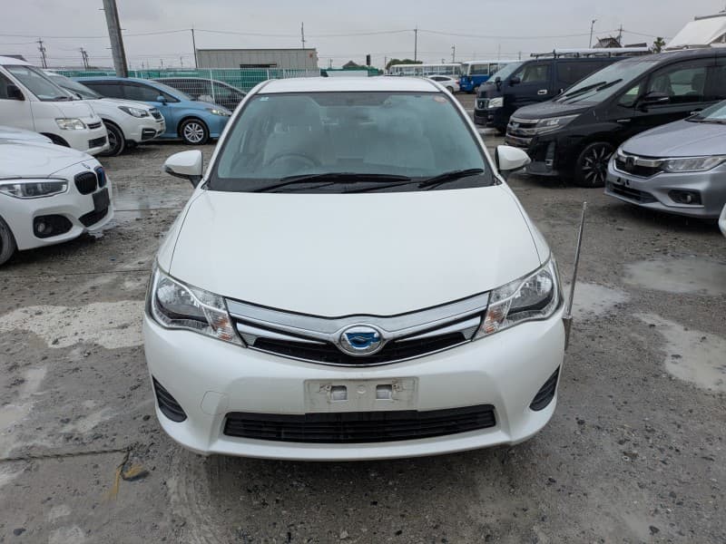 TOYOTA COROLLA AXIO 2014 3 thumbnail 2