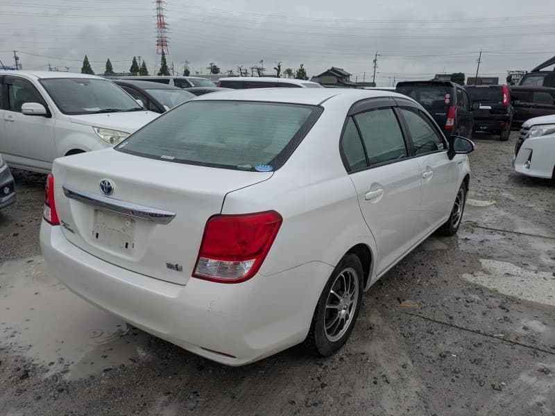 TOYOTA COROLLA AXIO 2014 3 thumbnail 4