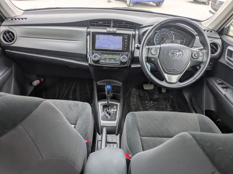 TOYOTA COROLLA AXIO 2014 12 thumbnail 12