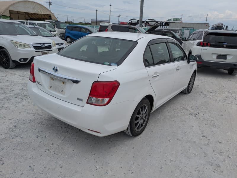TOYOTA COROLLA AXIO 2014 12 thumbnail 4