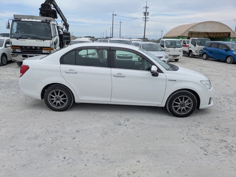 TOYOTA COROLLA AXIO 2014 12 thumbnail 7