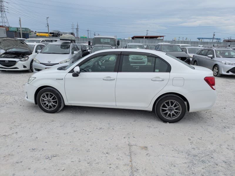 TOYOTA COROLLA AXIO 2014 12 thumbnail 8