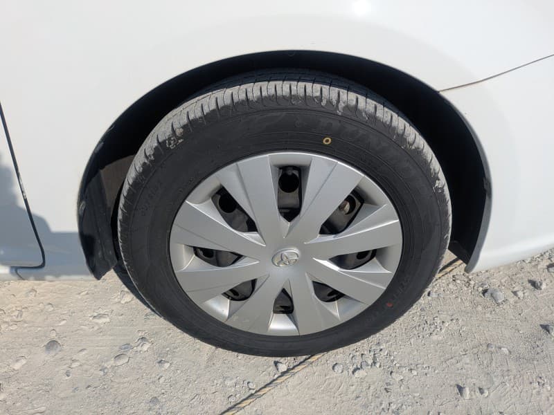 TOYOTA COROLLA AXIO 2015 1 thumbnail 14