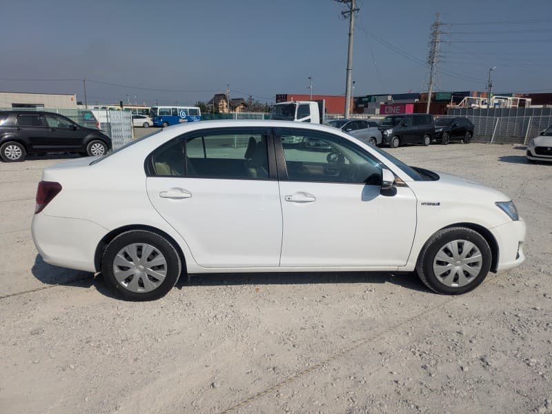 TOYOTA COROLLA AXIO 2015 1 thumbnail 7
