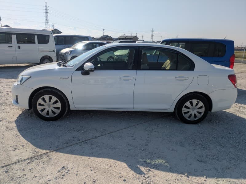 TOYOTA COROLLA AXIO 2015 1 thumbnail 8