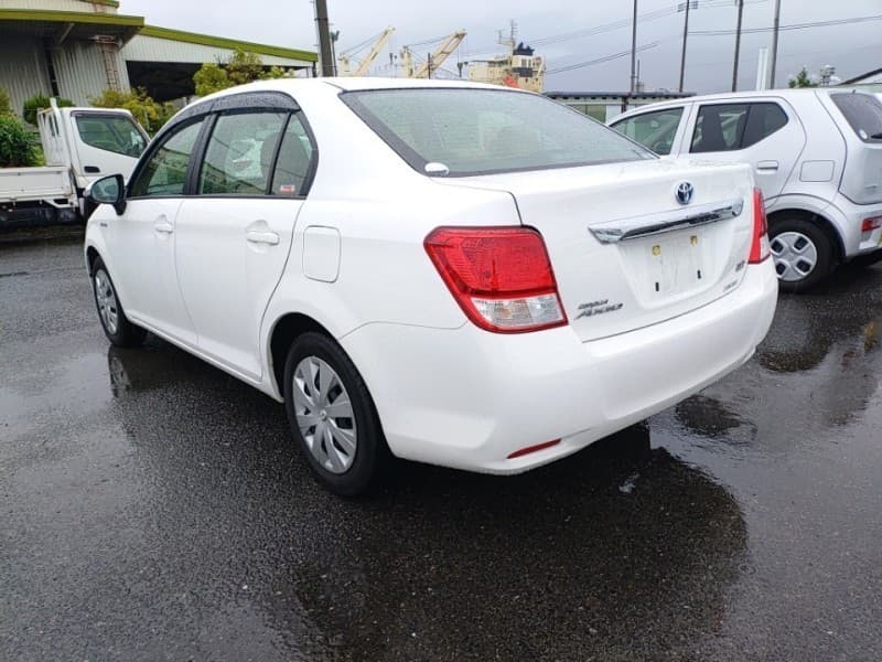 TOYOTA COROLLA AXIO 2014 12 thumbnail 4