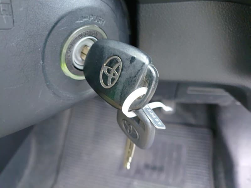 TOYOTA COROLLA AXIO 2014 12 thumbnail 9