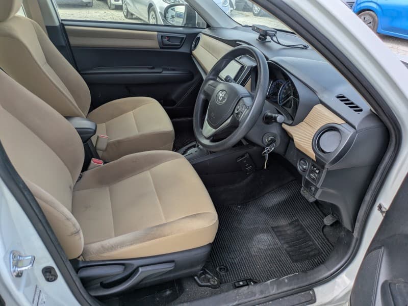 TOYOTA COROLLA AXIO 2015 4 thumbnail 26