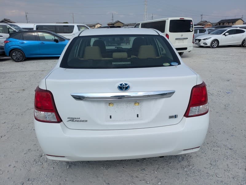 TOYOTA COROLLA AXIO 2015 4 thumbnail 5
