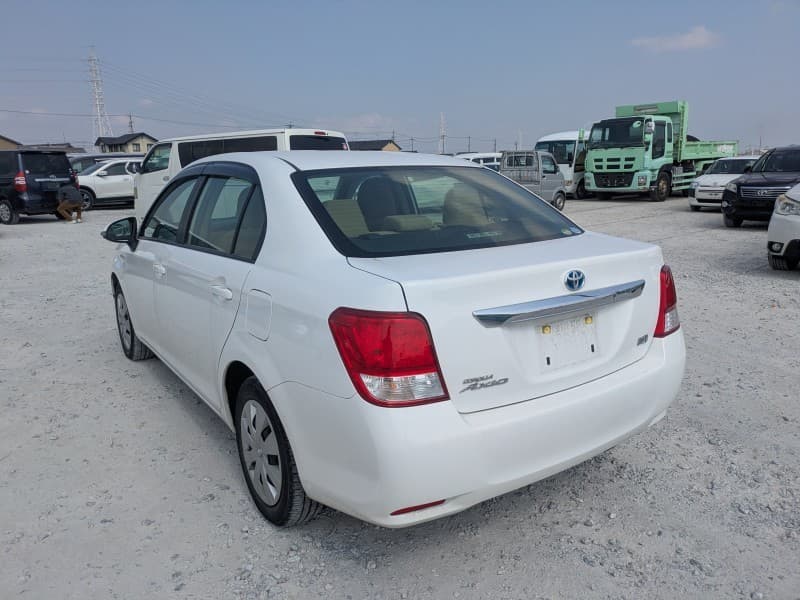 TOYOTA COROLLA AXIO 2015 4 thumbnail 6